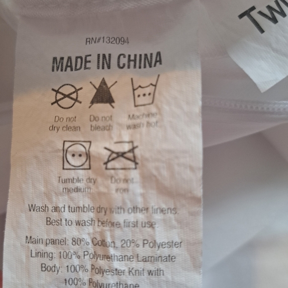 Mattress cover twin XL, white full coverage envelope style, zippers closed - Picture 3 of 5